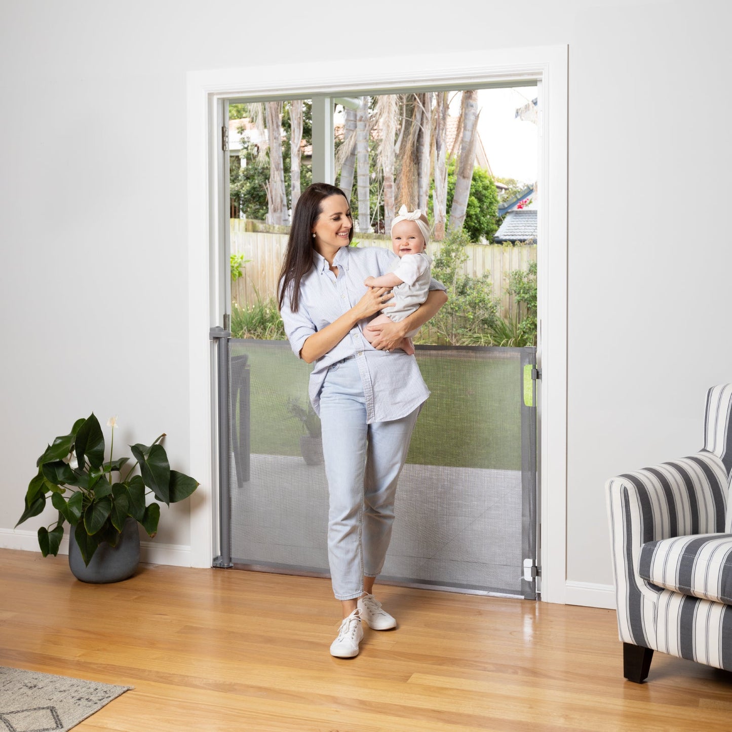 Easy Fit Retractable Baby Gate
